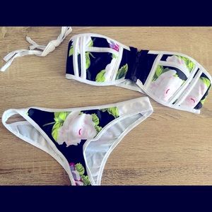 Lisa bikini with zipper closure